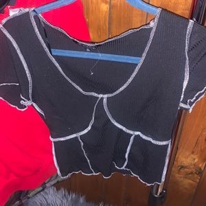 contrast stitching black & white cropped top